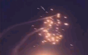 沙特爱国者拦截胡塞导弹,一枚自爆了!一枚"叛国"了